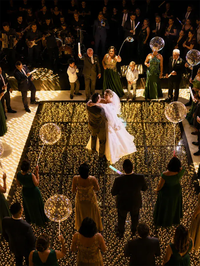 Foto clara: Piso Paris em casamento sofisticado